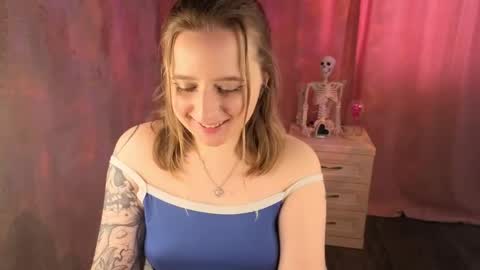 Snapshot of ocean_eyes_bb chatting on 05-28-26, 02:09 Lili 3 online show from 05-28-26, 02:09