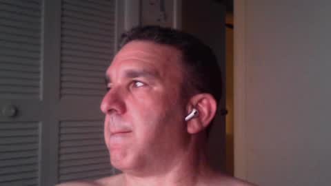 Snapshot of oceanmanx chatting on 06-29-26, 02:40 Ocean online show from 06-29-26, 02:40