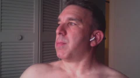 Snapshot of oceanmanx chatting on 07-17-26, 02:51 Ocean online show from 07-17-26, 02:51