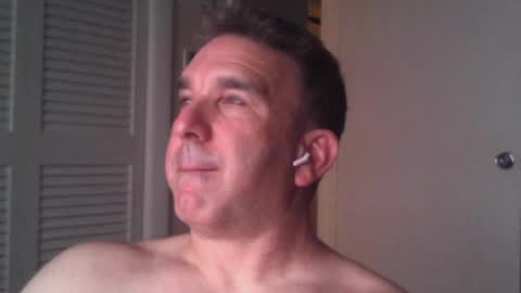Snapshot of oceanmanx chatting on 07-26-26, 02:20 Ocean online show from 07-26-26, 02:20