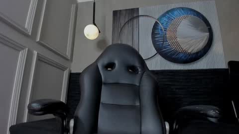 independent model online show from 12-18-24, 02:38