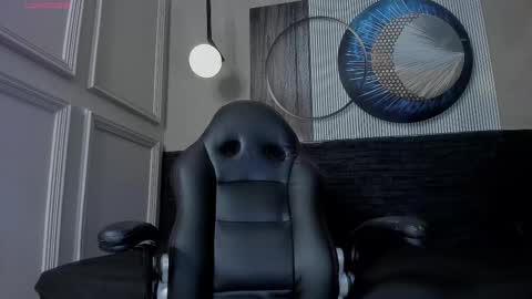 independent model online show from 02-10-25, 12:19