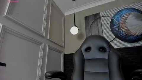 independent model online show from 02-22-25, 07:36