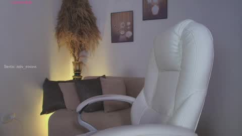 Snapshot of octavia_rouse chatting on 05-21-26, 02:02 independent model online show from 05-21-26, 02:02