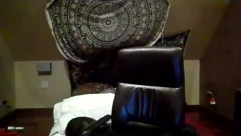 Snapshot of octobersky1993 chatting on 09-27-25, 09:47 Sky online show from 09-27-25, 09:47