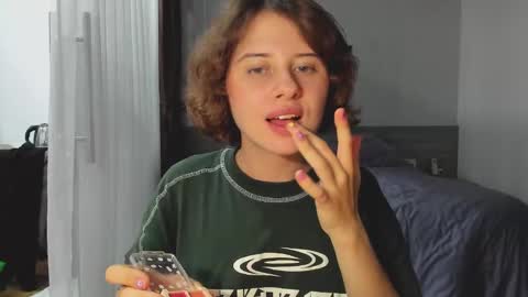 Evie online show from 03-08-25, 01:36