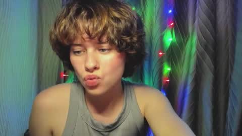 Evie online show from 09-19-25, 02:40