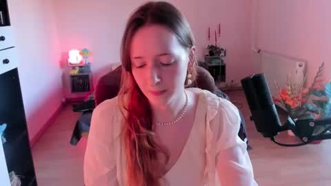 Call me Bee online show from 08-04-26, 02:41