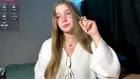 Snapshot of odelindafaro chatting on 05-30-26, 02:25 Lili online show from 05-30-26, 02:25
