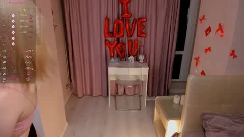 Lynna online show from 03-05-25, 06:12