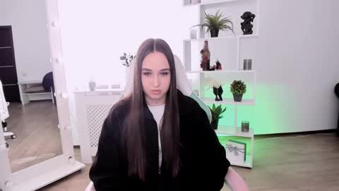 Nikki online show from 04-16-26, 07:09