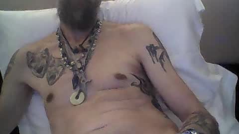 Snapshot of oedipe666 chatting on 06-21-26, 10:12 oedipe666cam online show from 06-21-26, 10:12