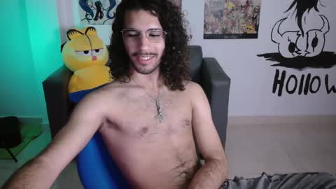 Snapshot of oezack__ chatting on 02-11-25, 05:58 Zack online show from 02-11-25, 05:58