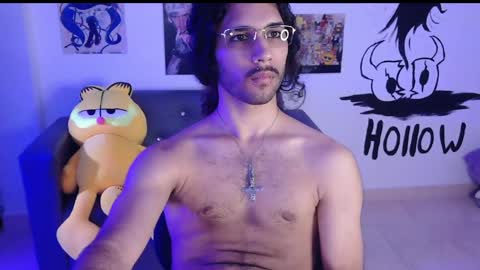 Snapshot of oezack__ chatting on 02-25-25, 08:03 Zack online show from 02-25-25, 08:03