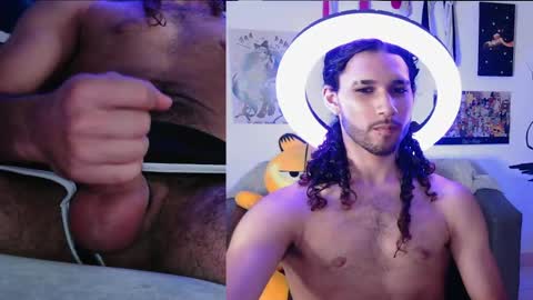 Snapshot of oezack__ chatting on 03-12-25, 01:36 Zack online show from 03-12-25, 01:36