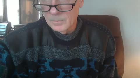 Officer online show from 12-25-24, 03:49