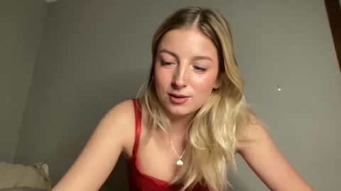 Snapshot of official_ellieanne chatting on 03-12-25, 05:02 Ellie Anne online show from 03-12-25, 05:02