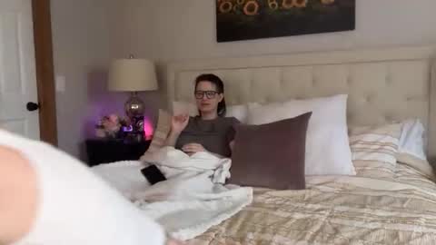 Tams online show from 11-24-25, 05:12