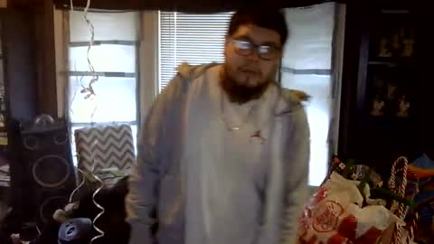 Snapshot of oflores77 chatting on 03-08-26, 01:15 oscar flores online show from 03-08-26, 01:15