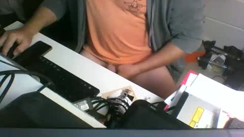 Snapshot of ofmtfs10 chatting on 12-15-25, 02:43 ofmtfs10 online show from 12-15-25, 02:43