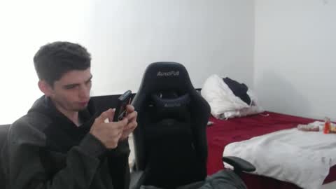 Snapshot of ofsolovicio chatting on 11-25-25, 04:51 ofsolovicio online show from 11-25-25, 04:51