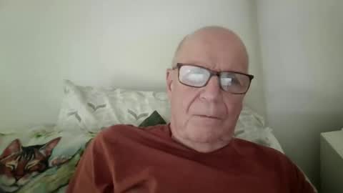Snapshot of oggi95 chatting on 06-10-26, 12:37 oggi95 online show from 06-10-26, 12:37