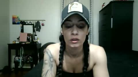 Lit en Cama online show from 11-23-25, 02:44