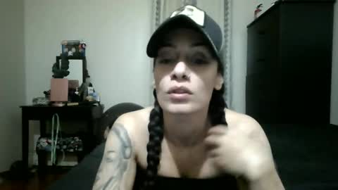 Lit en Cama online show from 11-30-25, 07:23