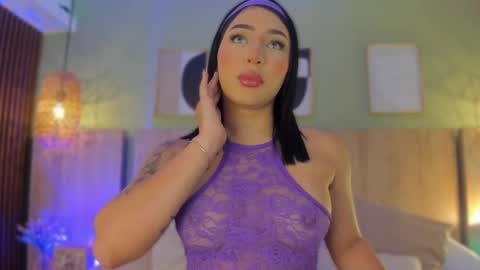 Holly online show from 10-07-25, 11:51