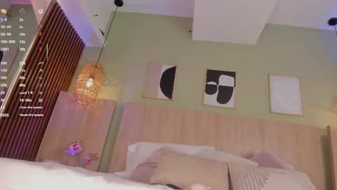 Holly online show from 08-07-26, 11:23
