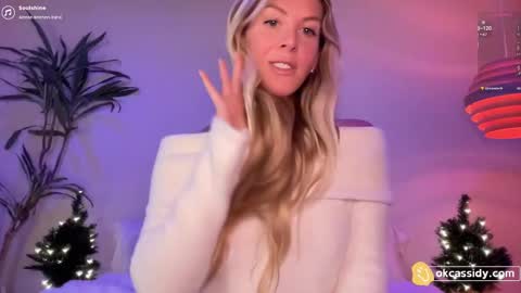 Snapshot of oh_ok_cassidy chatting on 12-19-25, 02:51 cassidy online show from 12-19-25, 02:51