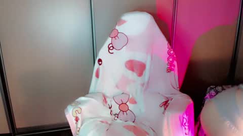 Milly online show from 06-11-26, 12:43