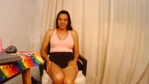 Snapshot of oh_tique chatting on 02-09-25, 02:17 LU online show from 02-09-25, 02:17