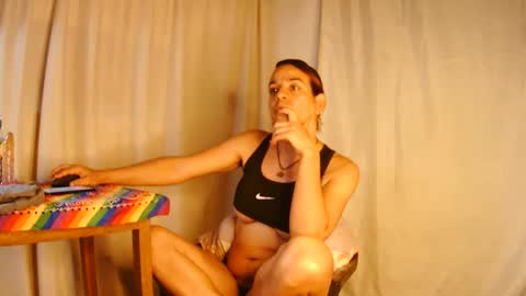 Snapshot of oh_tique chatting on 02-12-25, 07:02 LU online show from 02-12-25, 07:02