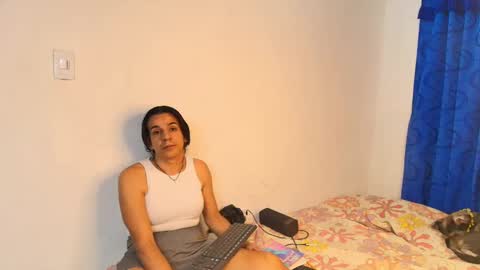 Snapshot of oh_tique chatting on 10-19-25, 06:25 LU online show from 10-19-25, 06:25