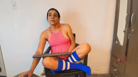 Snapshot of oh_tique chatting on 10-29-25, 07:04 LU online show from 10-29-25, 07:04