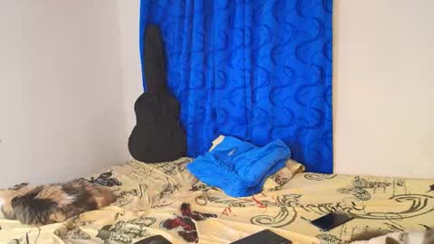 Snapshot of oh_tique chatting on 11-26-25, 04:02 LU online show from 11-26-25, 04:02