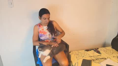 Snapshot of oh_tique chatting on 11-29-25, 04:43 LU online show from 11-29-25, 04:43