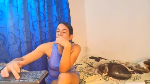 Snapshot of oh_tique chatting on 12-15-25, 04:28 LU online show from 12-15-25, 04:28