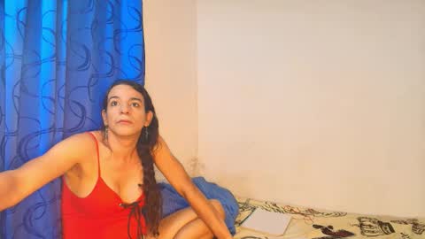 Snapshot of oh_tique chatting on 12-17-25, 05:24 LU online show from 12-17-25, 05:24