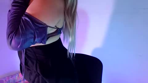 Snapshot of oh_xxxlt4 chatting on 02-01-25, 12:05 Oh xxxLt4 online show from 02-01-25, 12:05