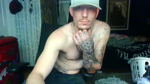 Snapshot of oh_you_know69 chatting on 11-19-25, 05:51 who dares toss me some tips lets have fun online show from 11-19-25, 05:51