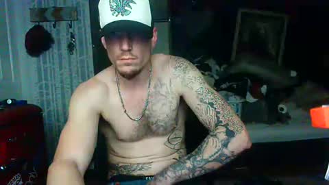 Snapshot of oh_you_know69 chatting on 11-25-25, 03:06 who dares toss me some tips lets have fun online show from 11-25-25, 03:06