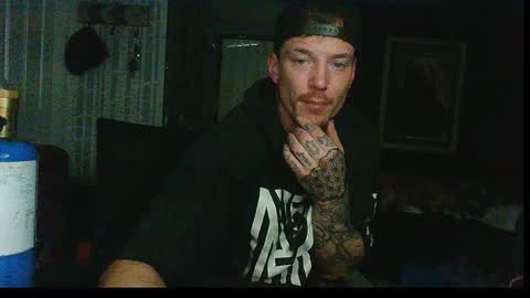 Snapshot of oh_you_know69 chatting on 11-28-25, 02:47 who dares toss me some tips lets have fun online show from 11-28-25, 02:47