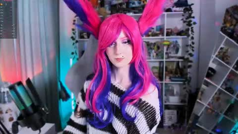 Snapshot of ohclementinee chatting on 10-13-25, 07:30 Clementine Clem online show from 10-13-25, 07:30