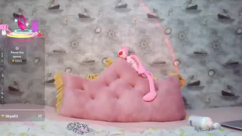 Snapshot of ohdaisy1 chatting on 09-11-25, 11:05 Nina online show from 09-11-25, 11:05