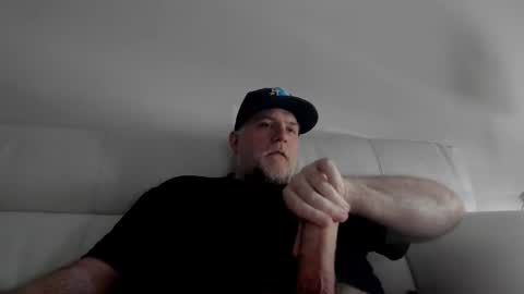 Snapshot of ohhhbillyyy chatting on 05-10-26, 03:17 Billy Bear online show from 05-10-26, 03:17
