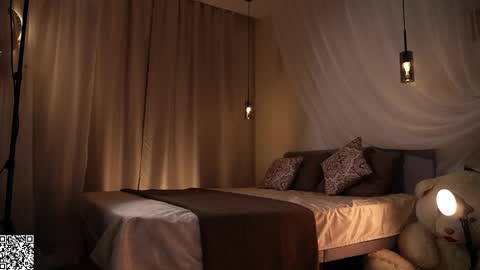 Claire online show from 11-08-25, 04:40