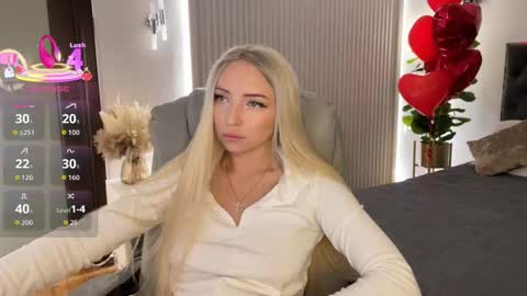 Snapshot of ohmyemma chatting on 02-20-26, 01:13 Emma online show from 02-20-26, 01:13