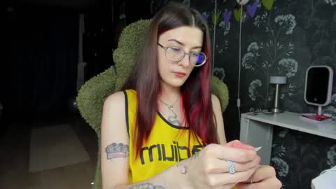 Snapshot of ohmygoddestkimmy chatting on 06-08-26, 10:43 Kmmy online show from 06-08-26, 10:43